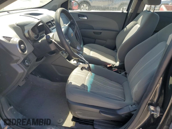 2016 Chevrolet Sonic LT z VIN 1G1JC5SH6G4126869, wystawiony jako Copart lot #49103155 z przebiegiem 199 131 mil mil oraz Szkoda całkowita • Salvage title. Historia ofert i sprzedaży dostępna na DreamBid. Obrazek 7.