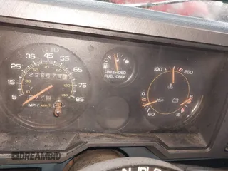 1993 GMC Van z VIN 1GTEG25H1PF507914, wystawiony jako IAAI lot #41546672 z przebiegiem 226 974 mil mil oraz . Historia ofert i sprzedaży dostępna na DreamBid. Obrazek 7.