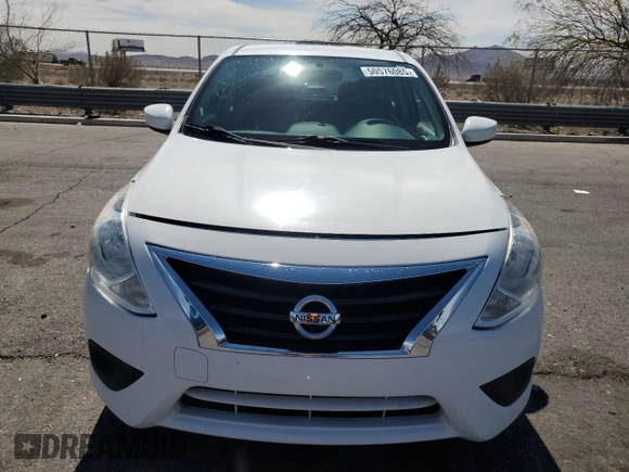 2016 Nissan Versa S z VIN 3N1CN7AP4GL884530, wystawiony jako Copart lot #50576085 z przebiegiem 79 627 mil mil oraz Szkoda całkowita • Salvage title. Historia ofert i sprzedaży dostępna na DreamBid. Obrazek 5.