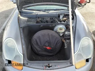 2002 Porsche Boxster z VIN WP0CA29862U621821, wystawiony jako Copart lot #85770484 z przebiegiem 121 843 mil mil oraz Czysty tytuł • Clean title. Historia ofert i sprzedaży dostępna na DreamBid. Obrazek 11.