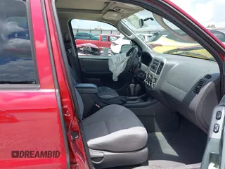 2005 Ford Escape XLT с VIN 1FMYU93175DA16398, выставлен на аукционе IAAI как лот 42544348 с пробегом 114 065 миль миль и . История ставок и продаж доступна на DreamBid. Изображение 5.