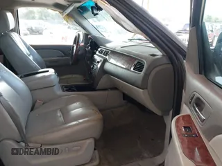 2007 Chevrolet Suburban LT с VIN 3GNFC16047G158109, выставлен на аукционе IAAI как лот 42607596 с пробегом 399 118 миль миль и . История ставок и продаж доступна на DreamBid. Изображение 5.