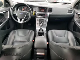 2017 Volvo S60 Inscription z VIN LYV402HK3HB132249, wystawiony jako Copart lot #62182244 z przebiegiem 58 716 mil mil oraz Szkoda całkowita • Salvage title. Historia ofert i sprzedaży dostępna na DreamBid. Obrazek 8.
