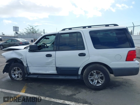 2006 Ford Expedition XLS with VIN 1FMPU13596LA38314, listed as a IAAI auction lot 41577982 with 154,752 mi miles. Bid and sale history available at carsss.com. Image 13.