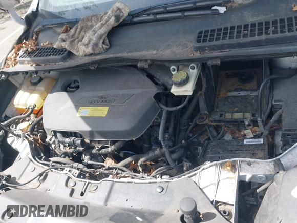 2013 Ford Escape SE with VIN 1FMCU9GXXDUD63179, listed as a IAAI auction lot 42017993 with 72,410 mi miles. Bid and sale history available at carsss.com. Image 6.
