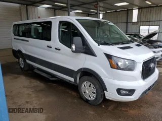 2023 Ford Transit Passenger XL z VIN 1FBAX2Y89PKA94274, wystawiony jako Copart lot #58805015 z przebiegiem 48 533 mil mil oraz Czysty tytuł • Clean title. Historia ofert i sprzedaży dostępna na DreamBid. Obrazek 4.
