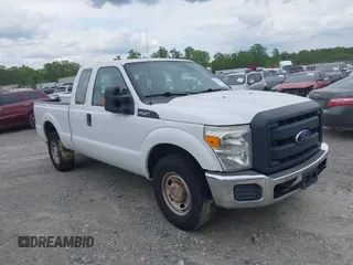 2013 Ford F-250 XL z VIN 1FT7X2A66DEA11988, wystawiony jako IAAI lot #42091421 z przebiegiem 150 907 mil mil oraz . Historia ofert i sprzedaży dostępna na DreamBid. Obrazek 1.