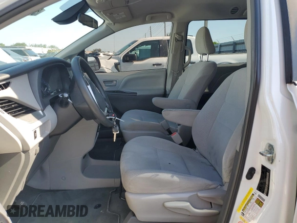 2019 Toyota Sienna L с VIN 5TDZZ3DC5KS992168, выставлен на аукционе Copart как лот 56454755 с пробегом 165 764 миль миль и Чистый • Clean title. История ставок и продаж доступна на DreamBid. Изображение 7.
