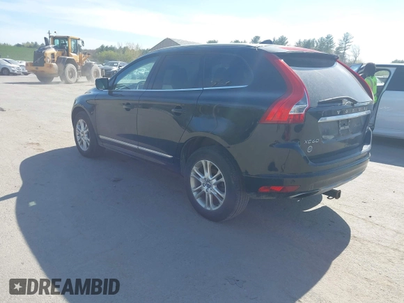 2016 Volvo XC60 T5 Premier with VIN YV4612RK8G2800032, listed as a IAAI auction lot 42173789 with 107,561 mi miles. Bid and sale history available at carsss.com. Image 3.