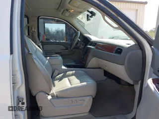 2008 Chevrolet Suburban 3LT with VIN 3GNFC16068G149218, listed as a IAAI auction lot 41779888 with 152,951 mi miles and . Bid and sale history available at DreamBid. Image 5.