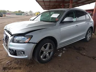 2011 Audi Q5 3.2L Premium Plus with VIN WA1DKAFPXBA063247, listed as a IAAI auction lot 41240885 with 110,412 mi miles. Bid and sale history available at carsss.com. Image 17.