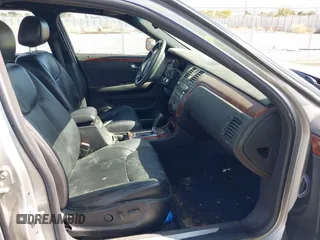 2007 Cadillac DTS Luxury I with VIN 1G6KD57Y57U168762, listed as a IAAI auction lot 41612662 with 125,314 mi miles. Bid and sale history available at carsss.com. Image 5.