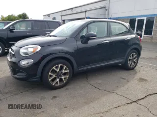 2016 FIAT 500X Pop z VIN ZFBCFXAW9GP365028, wystawiony jako Copart lot #71875774 z przebiegiem 157 762 mil mil oraz Czysty tytuł • Clean title. Historia ofert i sprzedaży dostępna na DreamBid. Obrazek 1.