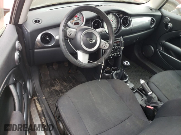 2005 MINI Hardtop with VIN WMWRC33475TC59069, listed as a Copart auction lot 51551605 with 87,900 mi miles and Clean title. Bid and sale history available at DreamBid. Image 8.
