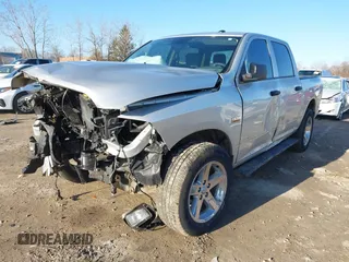 2017 Ram 1500 Express z VIN 3C6RR7KT1HG793157, wystawiony jako IAAI lot #41990661 z przebiegiem 92 038 mil mil oraz . Historia ofert i sprzedaży dostępna na DreamBid. Obrazek 2.