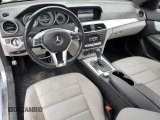 2013 Mercedes-Benz C 250 z VIN WDDGJ4HB8DG000369, wystawiony jako Copart lot #59053675 z przebiegiem 89 217 mil mil oraz Szkoda całkowita • Salvage title. Historia ofert i sprzedaży dostępna na DreamBid. Obrazek 8.