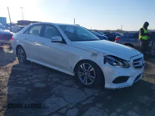2016 Mercedes-Benz E-Class E 350 Luxury with VIN WDDHF8JB2GB225993, listed as a IAAI auction lot 41613611 with 51,664 mi miles. Bid and sale history available at carsss.com. Image 1.