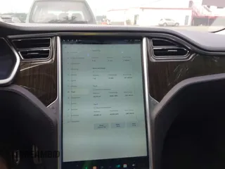 2013 Tesla Model S Performance с VIN 5YJSA1DP1DFP10048, выставлен на аукционе IAAI как лот 42523396 с пробегом 135 396 миль миль и . История ставок и продаж доступна на DreamBid. Изображение 17.