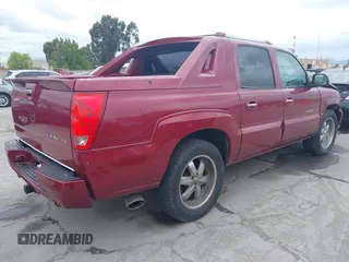 2004 Cadillac Escalade EXT z VIN 3GYEK62N64G127746, wystawiony jako IAAI lot #42135228 z przebiegiem 212 518 mil mil oraz . Historia ofert i sprzedaży dostępna na DreamBid. Obrazek 4.