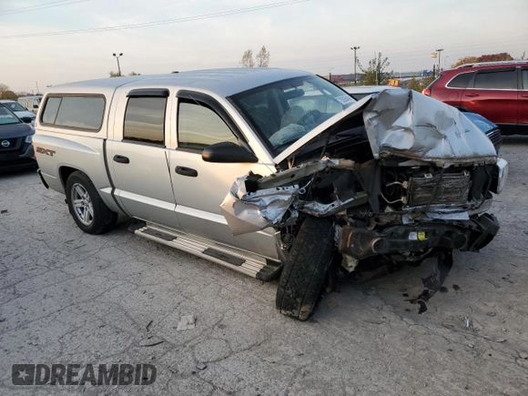 2007 Dodge Dakota ST z VIN 1D7HW28PX7S265270, wystawiony jako Copart lot #78265494 z przebiegiem 154 418 mil mil oraz Szkoda całkowita • Salvage title. Historia ofert i sprzedaży dostępna na DreamBid. Obrazek 4.