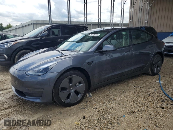 2022 Tesla Model 3 z VIN 5YJ3E1EA3NF287056, wystawiony jako Copart lot #58954225 z przebiegiem 132 196 mil mil oraz Czysty tytuł • Clean title. Historia ofert i sprzedaży dostępna na DreamBid. Obrazek 1.