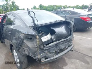 2016 Scion iA z VIN 3MYDLBZV5GY133972, wystawiony jako IAAI lot #42260164 z przebiegiem 156 981 mil mil oraz . Historia ofert i sprzedaży dostępna na DreamBid. Obrazek 12.