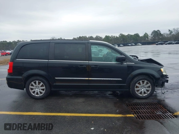 2014 Chrysler Town & Country Touring with VIN 2C4RC1BG6ER438646, listed as a IAAI auction lot 41535122 with 139,866 mi miles. Bid and sale history available at carsss.com. Image 13.