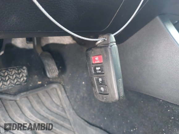 2017 Toyota Tacoma SR5 z VIN 5TFCZ5AN9HX070030, wystawiony jako IAAI lot #42212141 z przebiegiem 92 291 mil mil oraz . Historia ofert i sprzedaży dostępna na DreamBid. Obrazek 11.