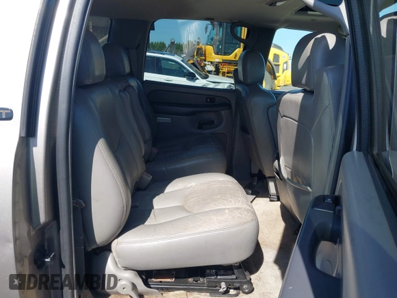 2003 Chevrolet Suburban LT with VIN 1GNFK16Z83J194671, listed as a IAAI auction lot 42218361 with 190,492 mi miles and . Bid and sale history available at DreamBid. Image 8.