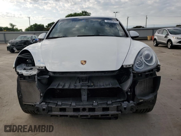 2013 Porsche Cayenne Diesel z VIN WP1AF2A29DLA24699, wystawiony jako Copart lot #52603275 z przebiegiem 99 387 mil mil oraz Szkoda całkowita • Salvage title. Historia ofert i sprzedaży dostępna na DreamBid. Obrazek 5.