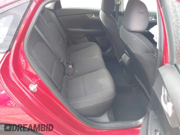2019 Kia Forte LXS z VIN 3KPF24AD2KE072499, wystawiony jako IAAI lot #42172434 z przebiegiem 111 881 mil mil oraz . Historia ofert i sprzedaży dostępna na DreamBid. Obrazek 8.