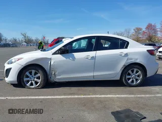 2011 Mazda Mazda3 i Touring with VIN JM1BL1VG0B1359034, listed as a IAAI auction lot 42069897 with 81,068 mi miles. Bid and sale history available at carsss.com. Image 14.