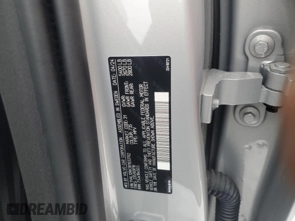 2024 Volvo XC60 Core Dark Theme z VIN YV4L12RK3R1933762, wystawiony jako Copart lot #46122905 z przebiegiem 8546 mil mil oraz Tytuł czysty. Historia ofert i sprzedaży dostępna na DreamBid. Obrazek 13.