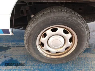 2013 Ford F-150 XL с VIN 1FTMF1EM2DKE77413, выставлен на аукционе IAAI как лот 42679287 с пробегом 185 602 миль миль и . История ставок и продаж доступна на DreamBid. Изображение 35.