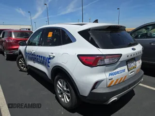 2020 Ford Escape SE z VIN 1FMCU9G6XLUB25774, wystawiony jako IAAI lot #42516535 z przebiegiem 87 065 mil mil oraz . Historia ofert i sprzedaży dostępna na DreamBid. Obrazek 1.