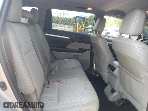 2018 Toyota Highlander LE с VIN 5TDBZRFH7JS830067, выставлен на аукционе Copart как лот 58835375 с пробегом 65 315 миль миль и Списание • Salvage title. История ставок и продаж доступна на DreamBid. Изображение 10.