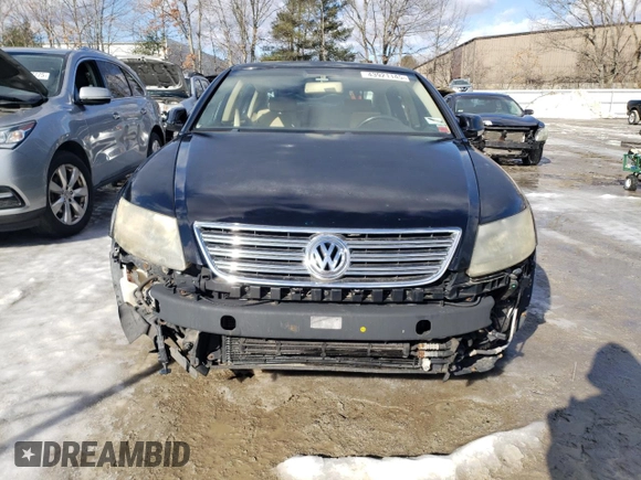 2004 Volkswagen Phaeton V8 z VIN WVWAF63D048011494, wystawiony jako Copart lot #43921145 z przebiegiem 129 758 mil mil oraz Czysty tytuł • Clean title. Historia ofert i sprzedaży dostępna na DreamBid. Obrazek 5.