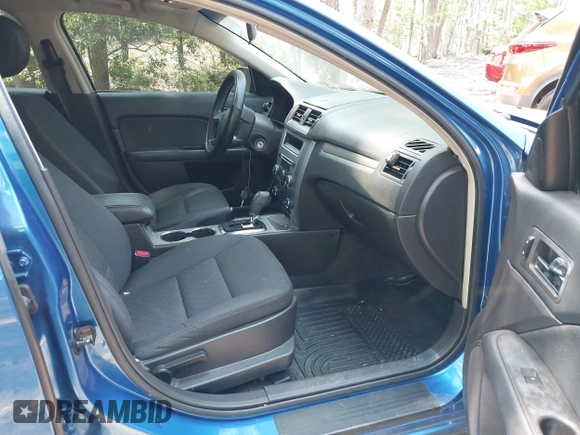 2012 Ford Fusion SE with VIN 3FAHP0HAXCR184823, listed as a IAAI auction lot 42176830 with 169,992 mi miles and . Bid and sale history available at carsss.com. Image 5.