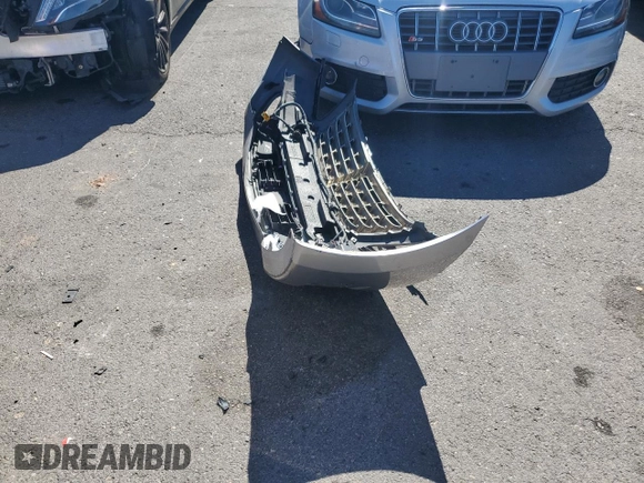 2014 Hyundai Equus Signature with VIN KMHGH4JHXEU076582, listed as a Copart auction lot 47231705 with 46,347 mi miles and Salvage Title. Bid and sale history available at DreamBid. Image 12.