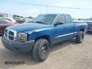 2005 Dodge Dakota ST with VIN 1D7HE22K45S337576, listed as a IAAI auction lot 42334503 with 168,350 mi miles and . Bid and sale history available at DreamBid. Image 17.