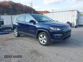 2019 Jeep Compass Latitude with VIN 3C4NJDBB0KT818133, listed as a IAAI auction lot 40736830 with 37,714 mi miles. Bid and sale history available at carsss.com. Image 1.