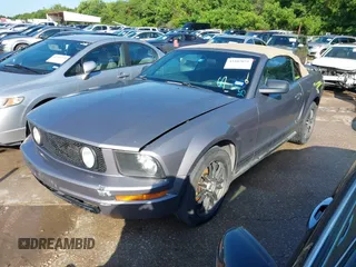 2006 Ford Mustang Standard with VIN 1ZVFT84N865139694, listed as a IAAI auction lot 42105051 with 198,042 mi miles and . Bid and sale history available at carsss.com. Image 2.