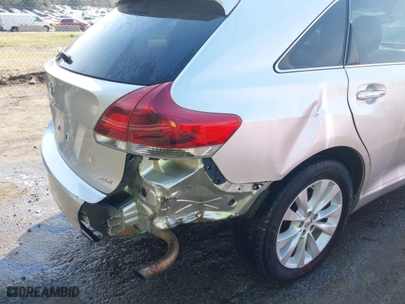 2013 Toyota Venza LE with VIN 4T3ZA3BB8DU080430, listed as a IAAI auction lot 41796127 with 226,403 mi miles. Bid and sale history available at carsss.com. Image 18.