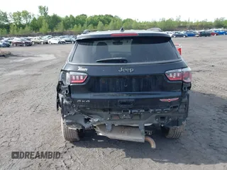 2020 Jeep Compass Trailhawk z VIN 3C4NJDDB7LT195317, wystawiony jako IAAI lot #42325122 z przebiegiem 97 858 mil mil oraz . Historia ofert i sprzedaży dostępna na DreamBid. Obrazek 6.