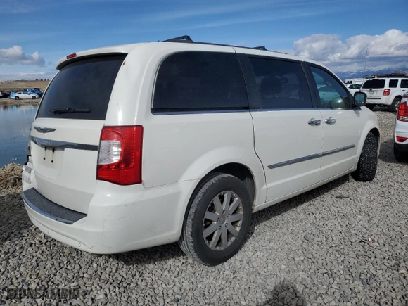 2011 Chrysler Town & Country Touring-L with VIN 2A4RR8DG7BR799698, listed as a Copart auction lot 47855425 with 149,391 mi miles and Salvage Title. Bid and sale history available at carsss.com. Image 3.