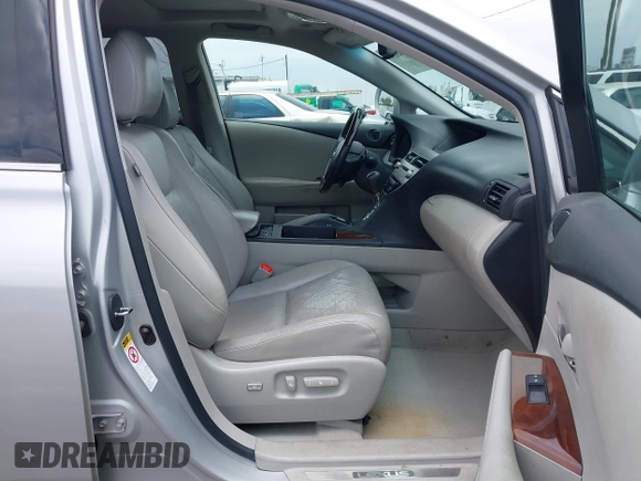 2010 Lexus RX 350 z VIN 2T2ZK1BA4AC032983, wystawiony jako IAAI lot #42443559 z przebiegiem 209 650 mil mil oraz . Historia ofert i sprzedaży dostępna na DreamBid. Obrazek 5.