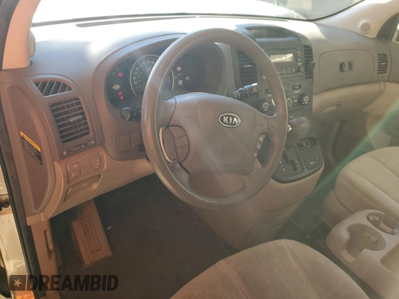 2008 Kia Sedona LX with VIN KNDMB233186195046, listed as a Copart auction lot 88663145 with 200,386 mi miles and Salvage Title. Bid and sale history available at DreamBid. Image 8.