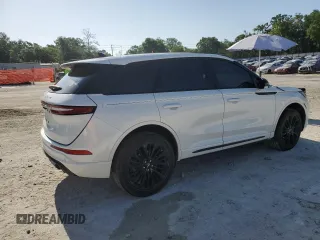 2023 Lincoln Corsair Standard z VIN 5LMCJ1CA7PUL17452, wystawiony jako Copart lot #55362845 z przebiegiem 15 218 mil mil oraz Szkody całkowita. Historia ofert i sprzedaży dostępna na DreamBid. Obrazek 3.