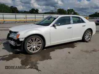 2013 Chrysler 300 C z VIN 2C3CCAEG5DH504422, wystawiony jako Copart lot #58061595 z przebiegiem 82 795 mil mil oraz Szkoda całkowita • Salvage title. Historia ofert i sprzedaży dostępna na DreamBid. Obrazek 1.