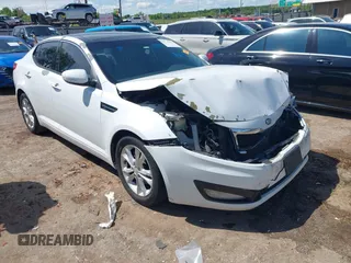 2013 Kia Optima EX z VIN 5XXGN4A78DG120247, wystawiony jako IAAI lot #42177245 z przebiegiem 137 752 mil mil oraz . Historia ofert i sprzedaży dostępna na DreamBid. Obrazek 1.